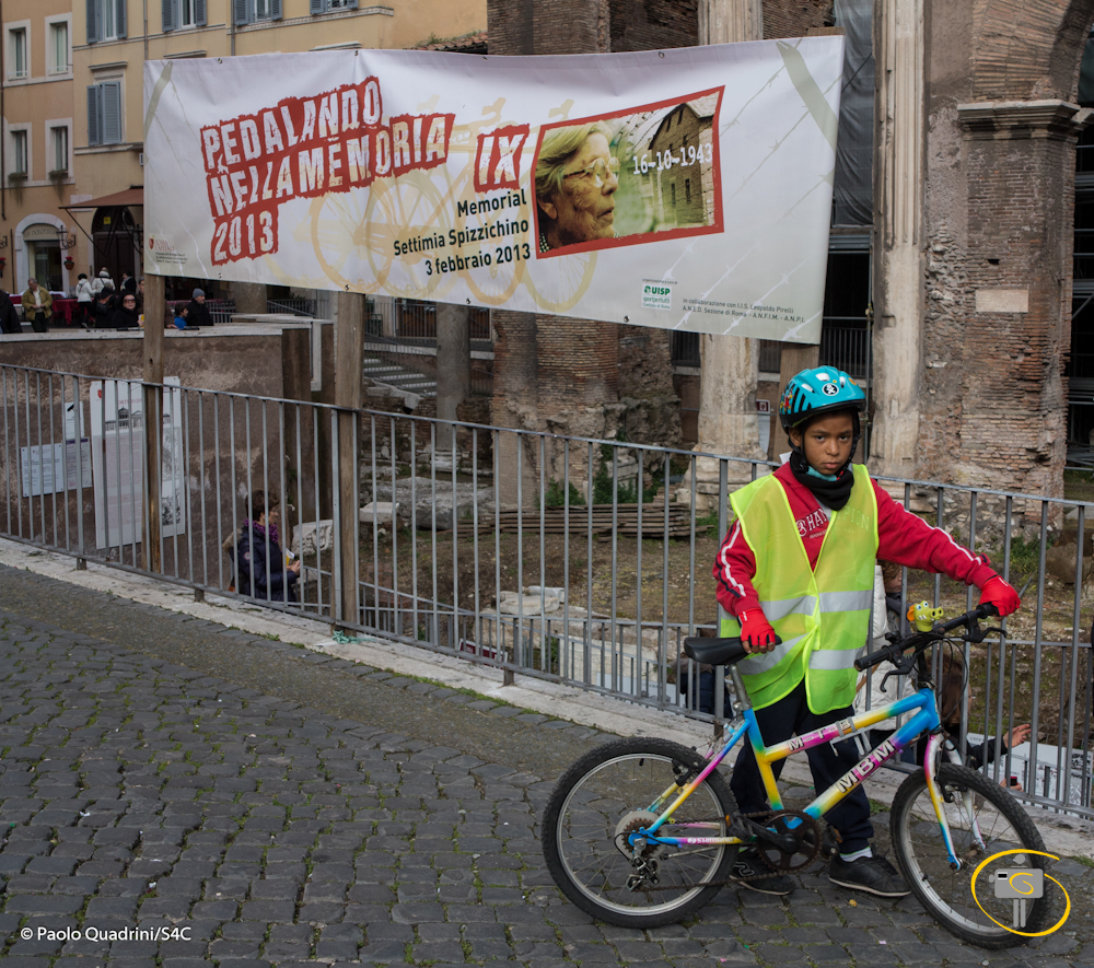 Pedalando nella Memoria a Roma
