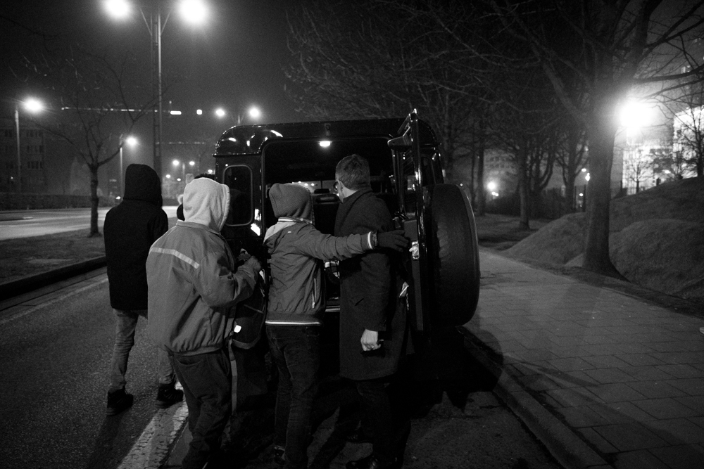 Bruxelles, 21 February 2018

The Maximiliaanpark in Brussels is  a new stop for refugees wanting to get to the UK after the dismantling of the Calais camp in France (aka The Jungle).

Every night, volunteers bring hot drinks and food to them.

Weeks ago, at the start of the coldest season, a group of volunteer started offering night shelter in their apartments. 
They go to the park, they pick some of them and drive them to warm shelters for the night.