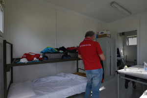 Un infermiere della Croce Rossa tornato dalla zona 'calda' di Bergamo che si  messo in isolamento volontario per due settimane a scopo precauzionale.